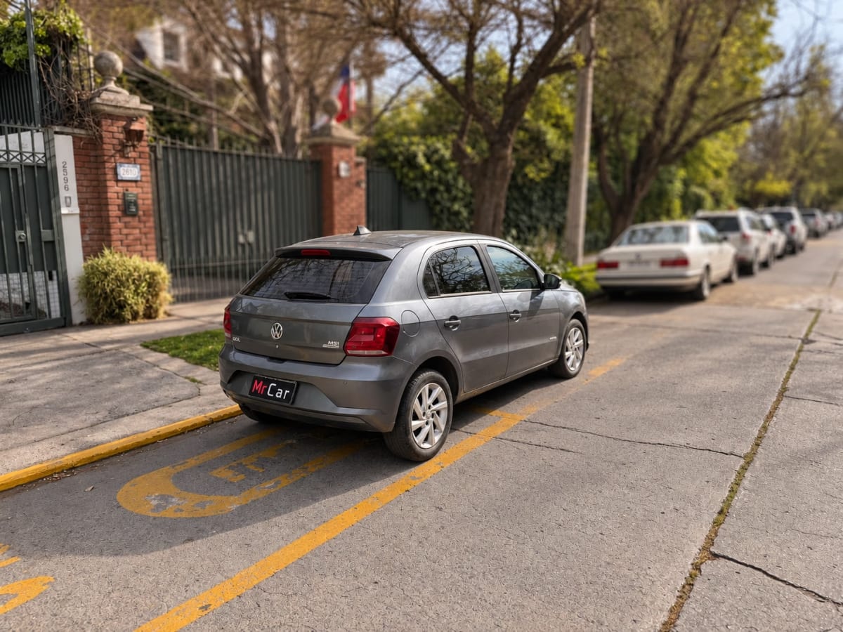 Volkswagen Gol Highline 1.6 año 2022