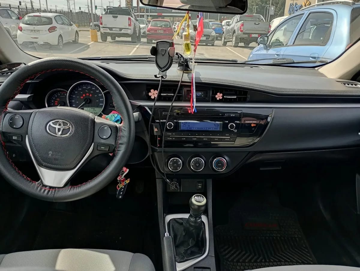 TOYOTA COROLLA 1.8 Sdn Le Cvt At año 2017