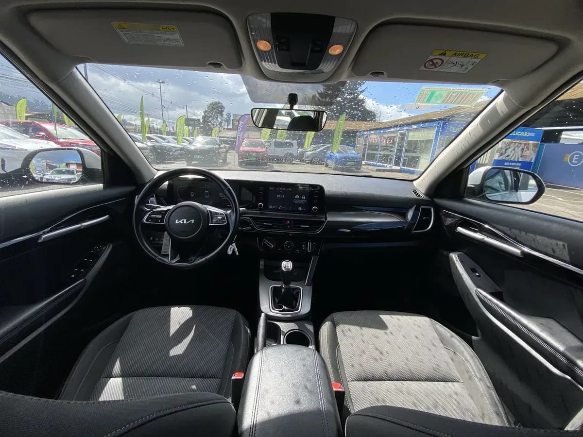 Kia Seltos 1.5 Ex 4x2 6mt 5p año 2024