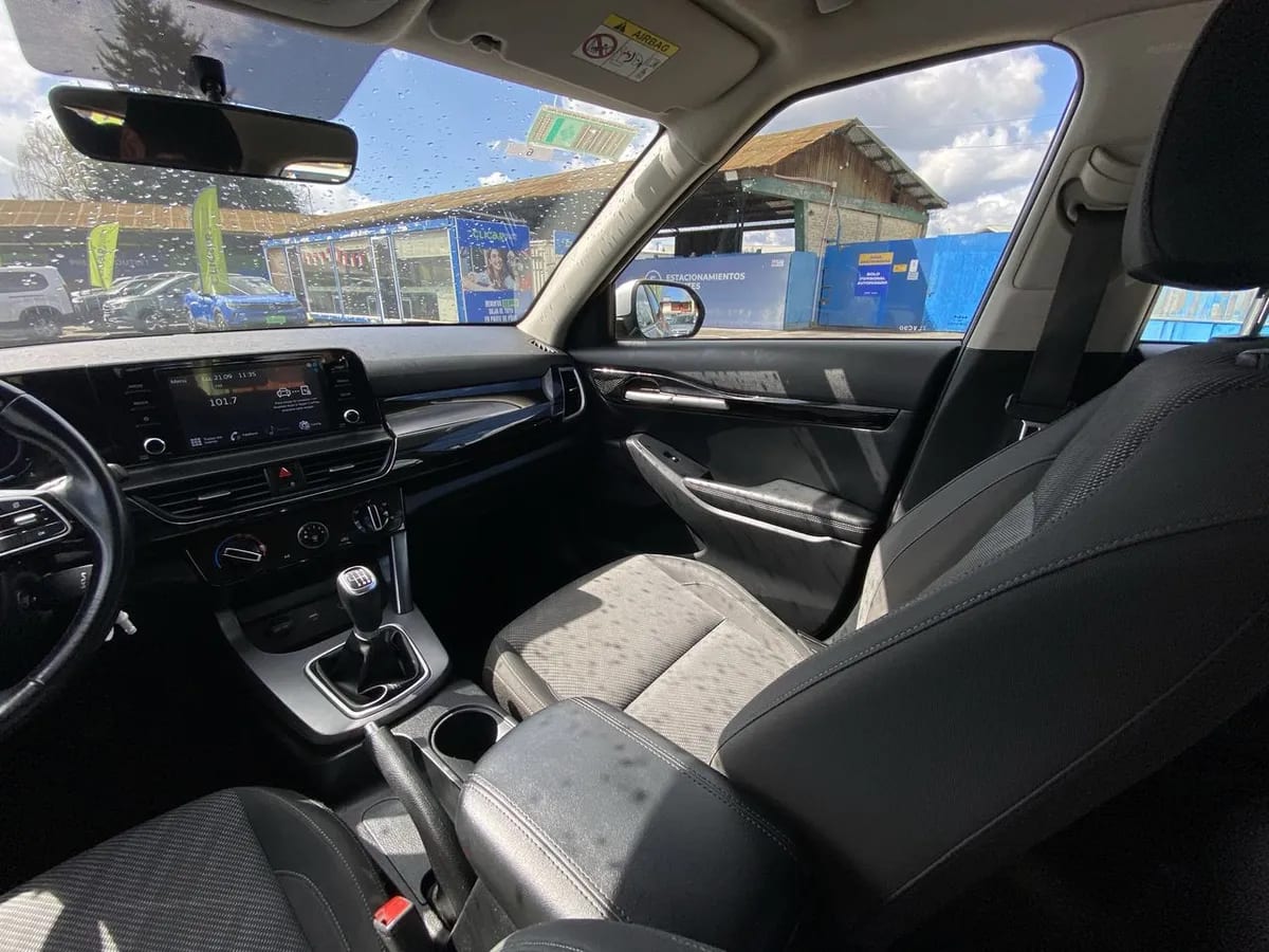 Kia Seltos 1.5 Ex 4x2 6mt 5p año 2024