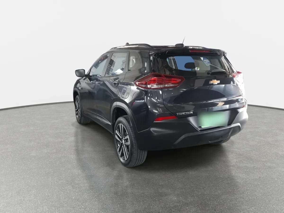 Chevrolet Tracker 1.2t Ls R 4x2 Mt 5p año 2024
