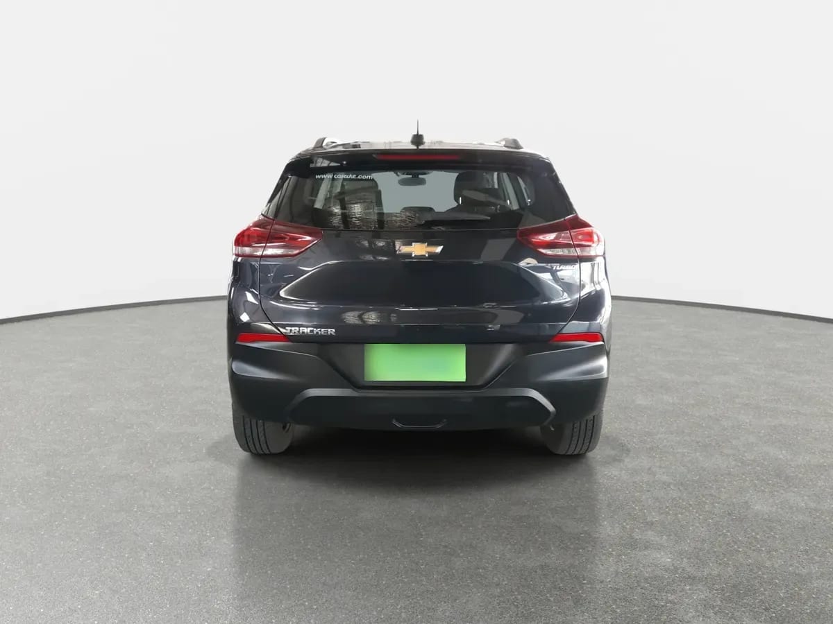 Chevrolet Tracker 1.2t Ls R 4x2 Mt 5p año 2024