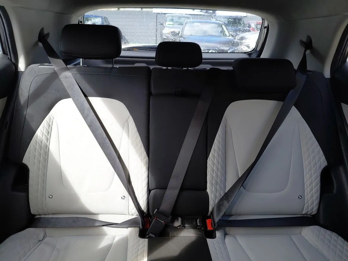 Hyundai Creta 1.5 Plus Su2i 4x2 Mt 5p año 2021