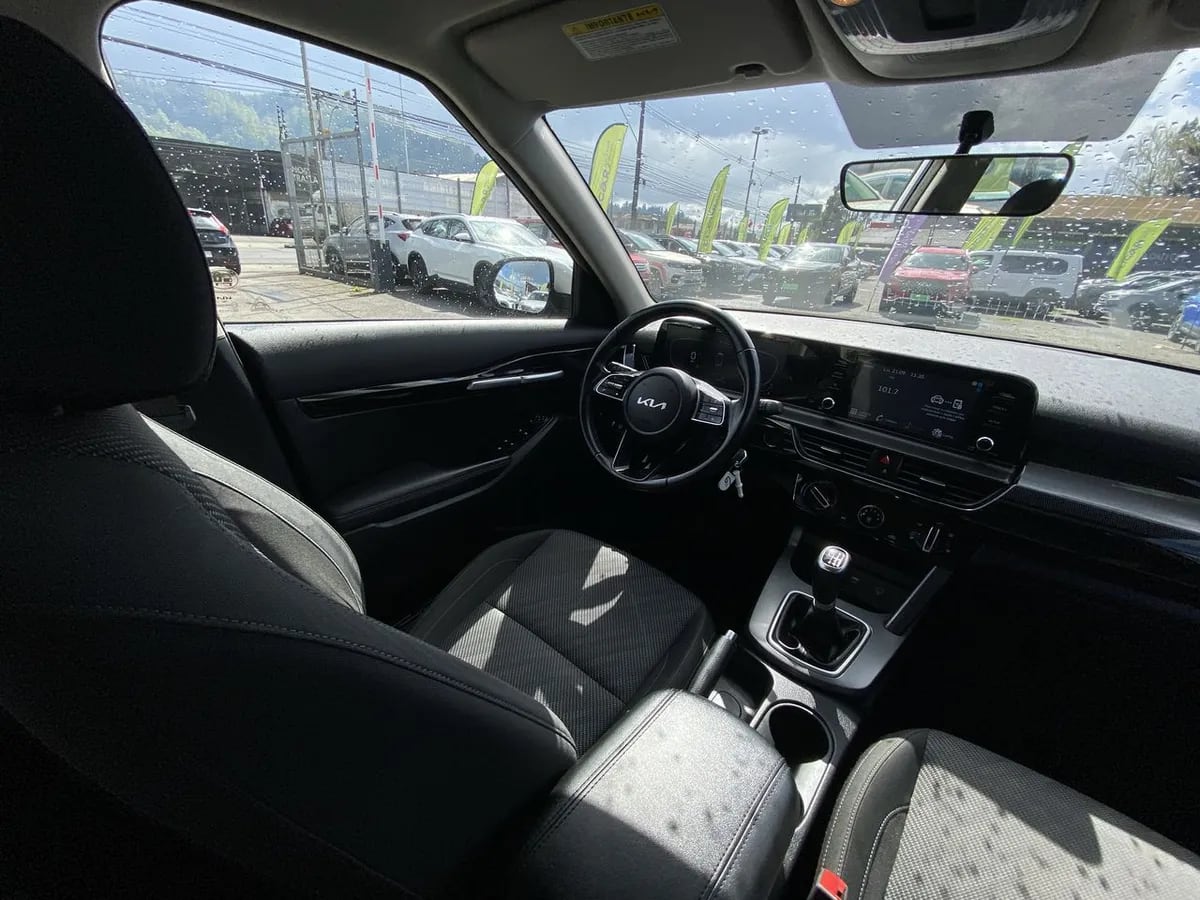 Kia Seltos 1.5 Ex 4x2 6mt 5p año 2024