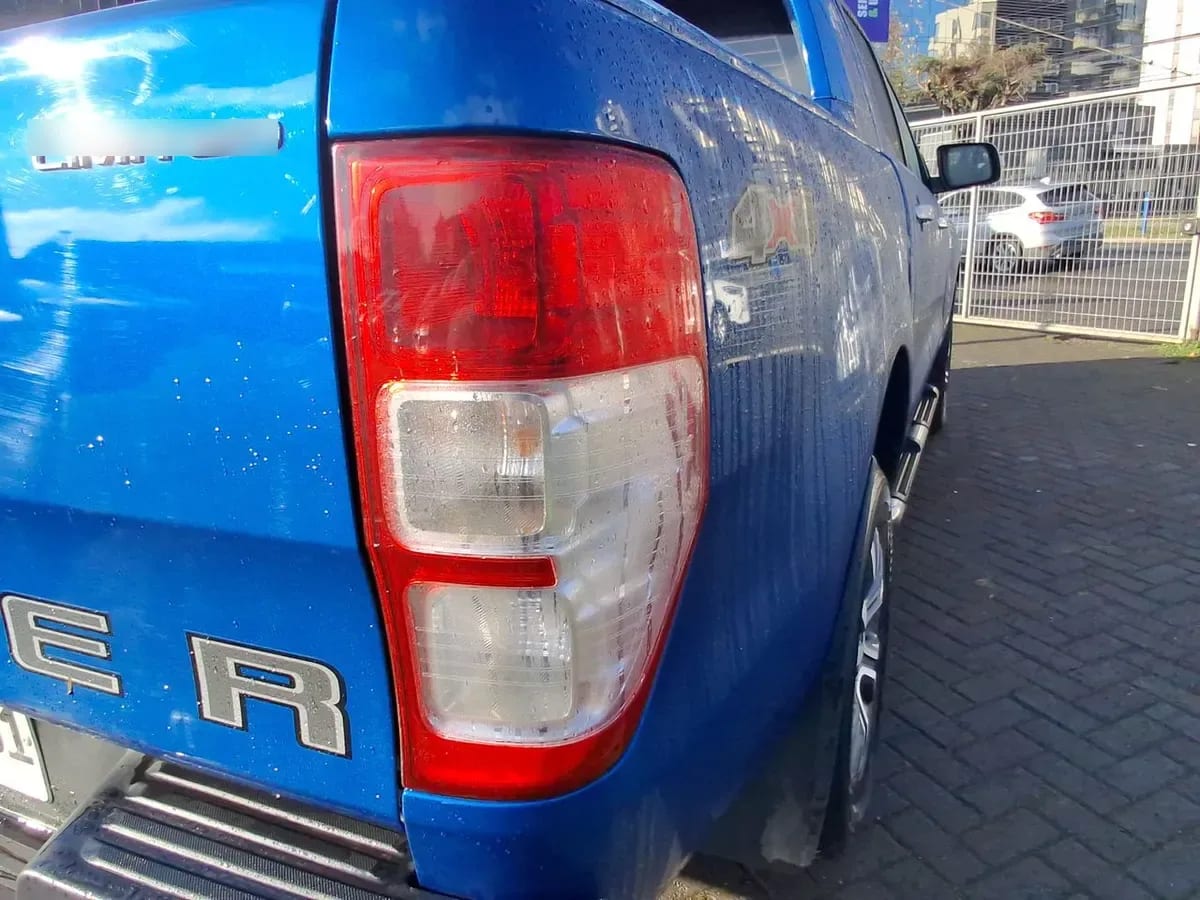 Ford Ranger 3.2 Ltd 4x4 Diesel Dob. Cab. At 4p año 2023