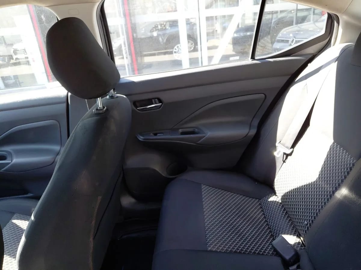 Nissan Versa 1.6 Sense 4x2 Mt 4p año 2021