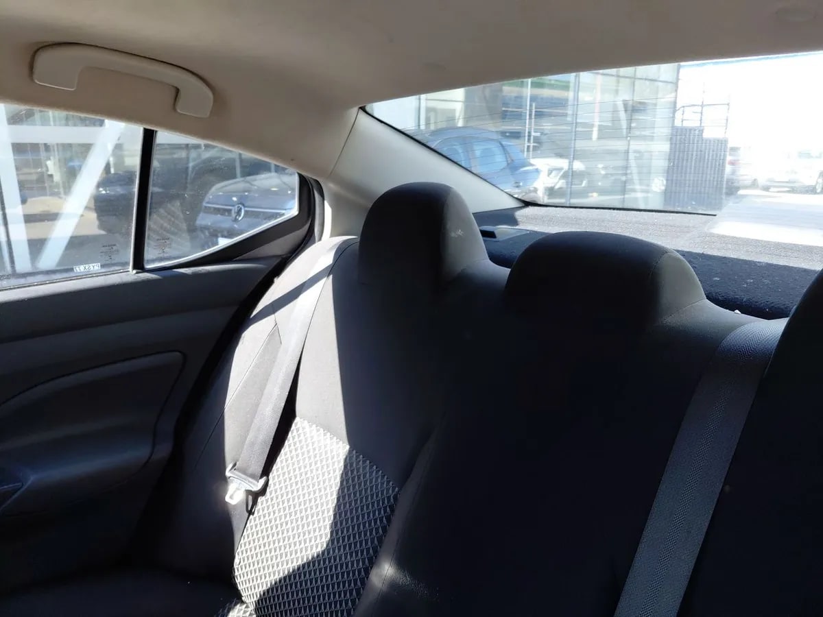 Nissan Versa 1.6 Sense 4x2 Mt 4p año 2021