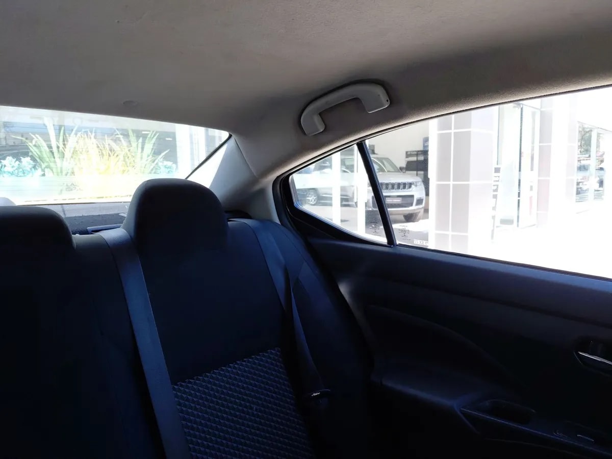 Nissan Versa 1.6 Sense 4x2 Mt 4p año 2021