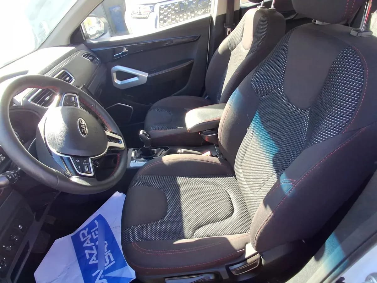 JAC Js2 1.5 Luxury 4x2 Cvt At 5p año 2025