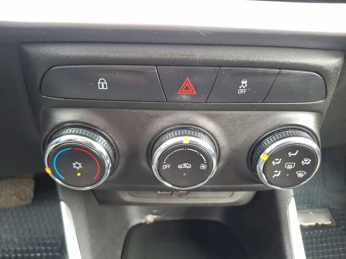 Chevrolet Montana 1.2t Ltz 4x2 At 4p año 2023
