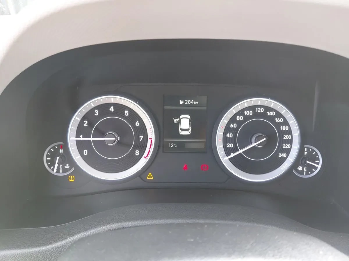 Hyundai Creta 1.5 Plus Su2i 4x2 Mt 5p año 2021