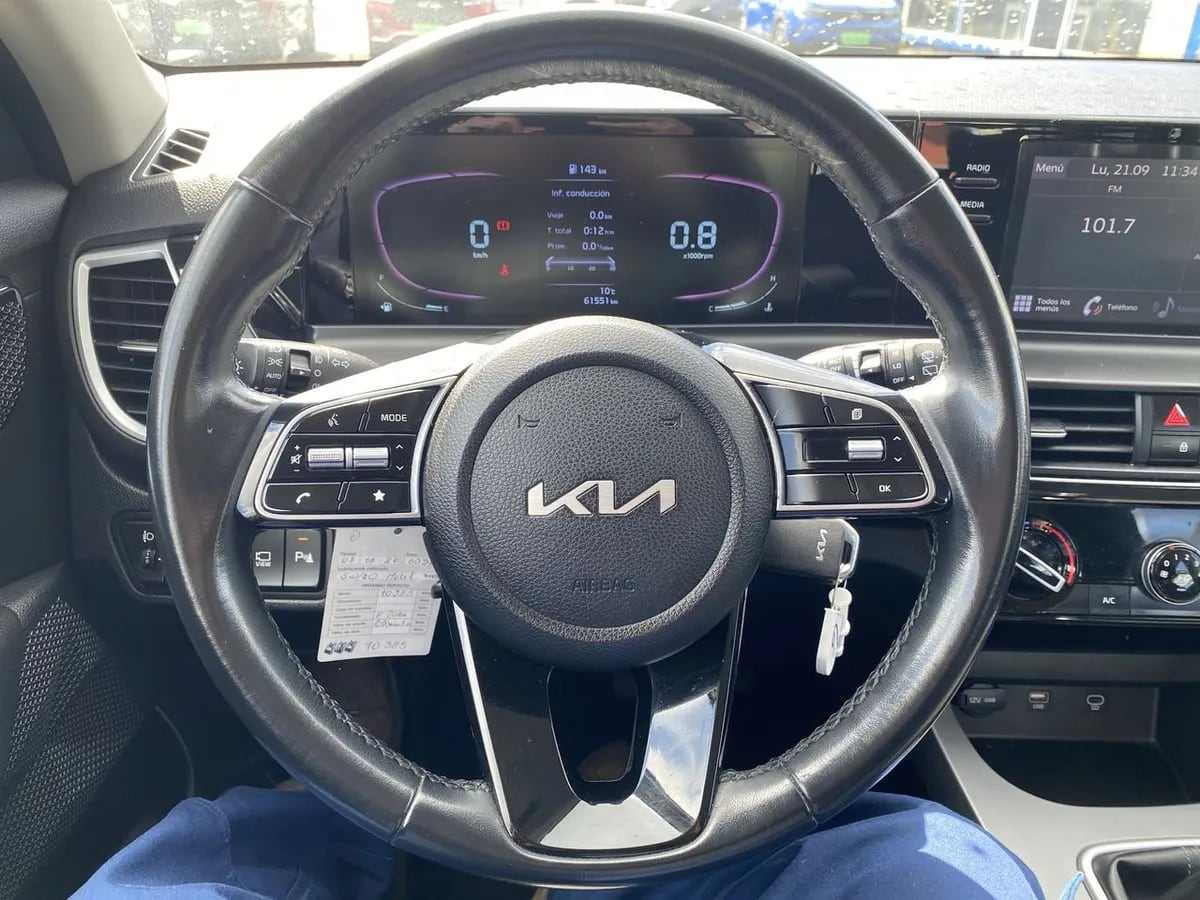 Kia Seltos 1.5 Ex 4x2 6mt 5p año 2024
