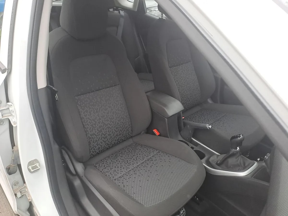 Chevrolet Tracker 1.2t Ls Fwd Mt 5p año 2023