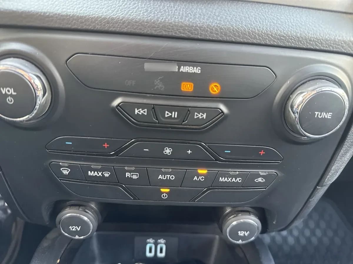 Ford Ranger 3.2 Ltd Euro 6 Diesel 4x4 Dob. Cab. At 4p año 2023