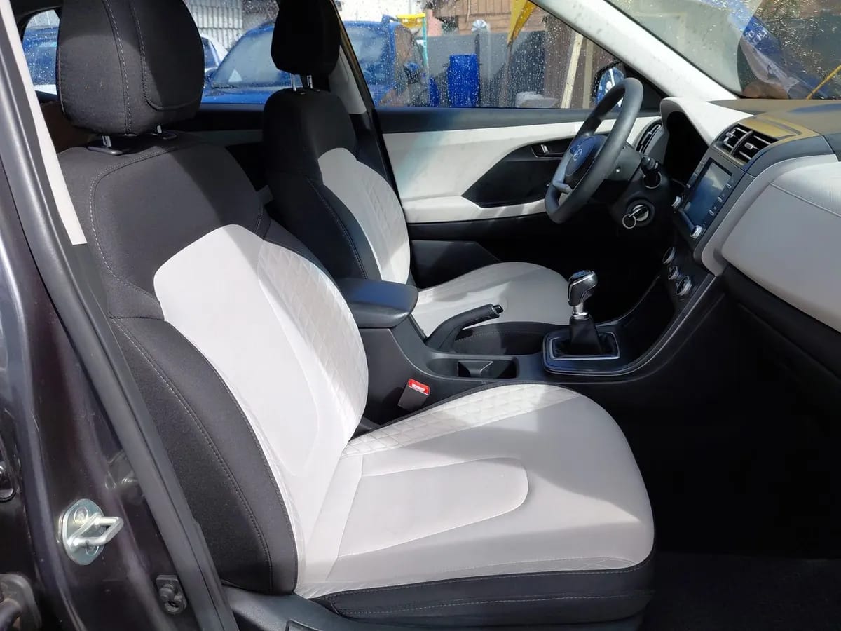 Hyundai Creta 1.5 Plus Su2i 4x2 Mt 5p año 2021