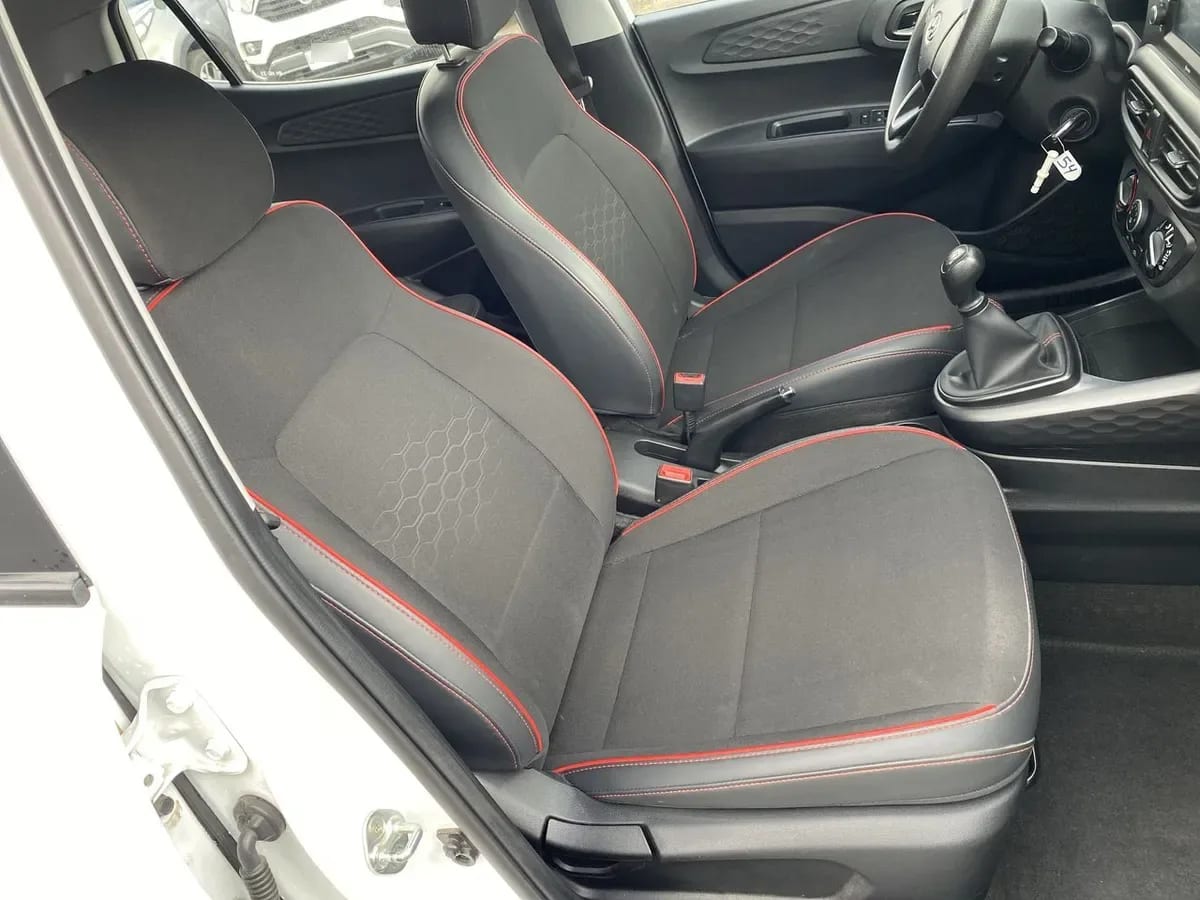 Hyundai Grand I10 1.2 Plus 4x2 Hb Mt 5p año 2022