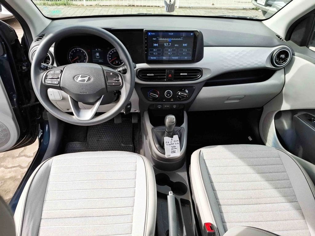 Hyundai Grand I10 1.2 Plus 4x2 Hb Mt 5p año 2024