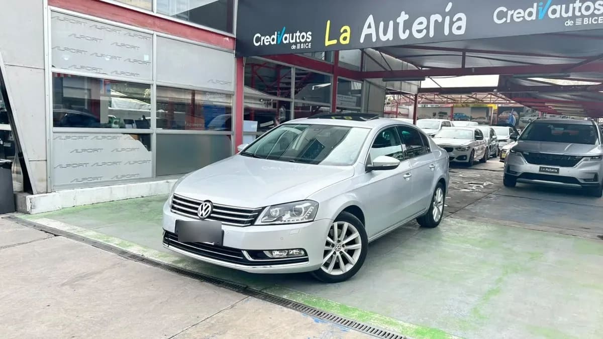Volkswagen Passat 1.8 Highline Tsi 4x2 B7 At 4p año 2013