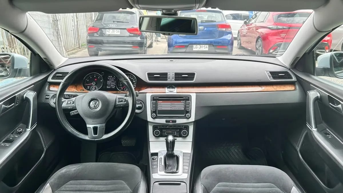 Volkswagen Passat 1.8 Highline Tsi 4x2 B7 At 4p año 2013