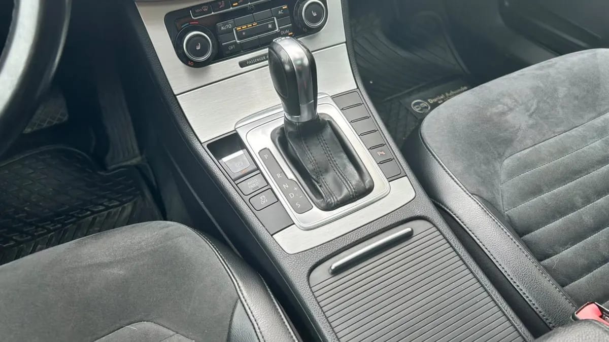 Volkswagen Passat 1.8 Highline Tsi 4x2 B7 At 4p año 2013