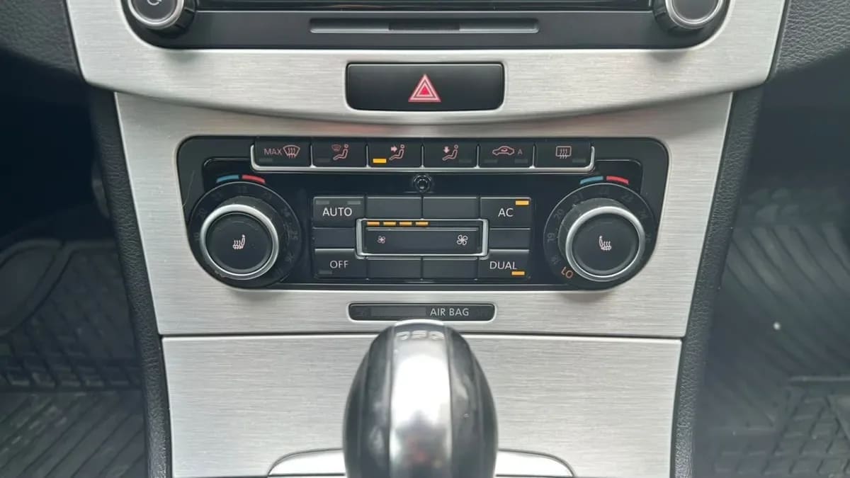 Volkswagen Passat 1.8 Highline Tsi 4x2 B7 At 4p año 2013