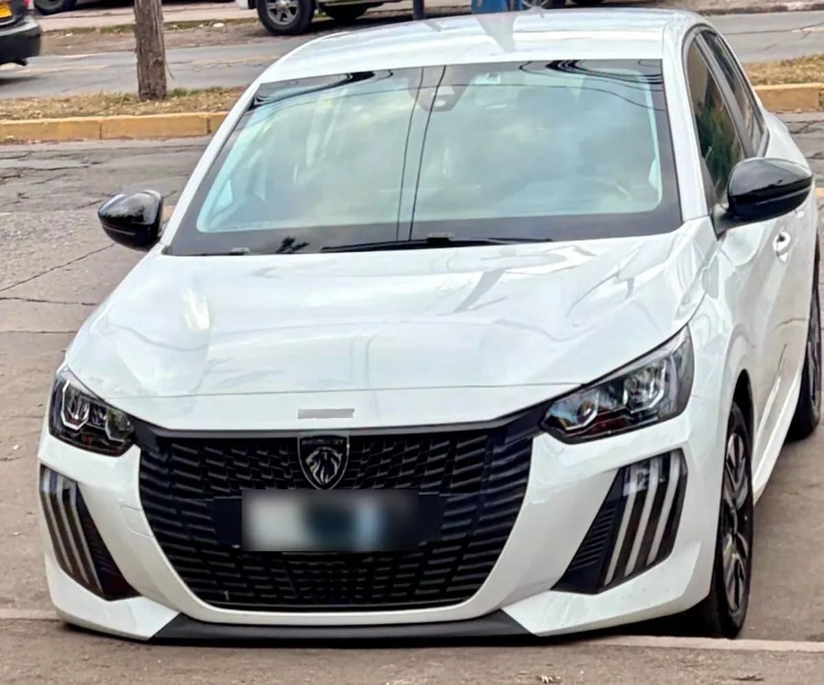 PEUGEOT 208 1.2 Active Pack Puretech 75 Mt año 2024