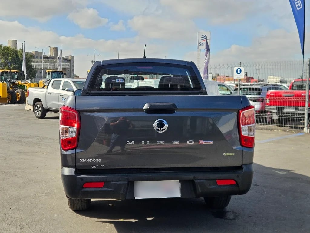 Ssangyong Grand Musso 2.2 4x2 Mt Full-Ql610 año 2023