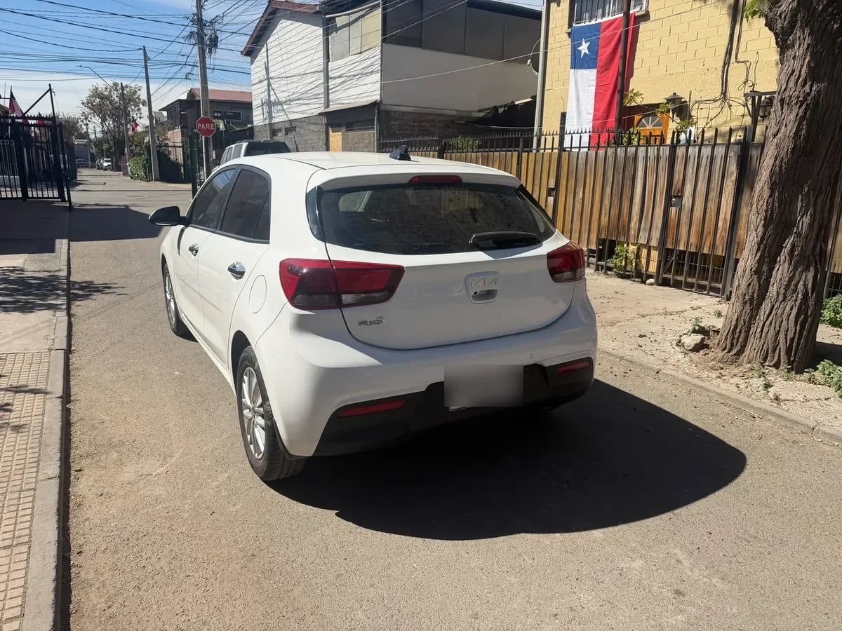 KIA MOTORS RIO 5 1.4 Ex Full Sunroof At año 2024