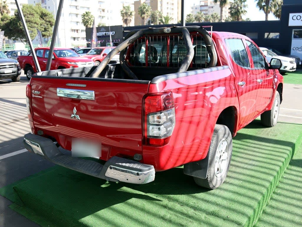 Mitsubishi L200 Dob. Cab. 4x2 Mt 4p año 2022
