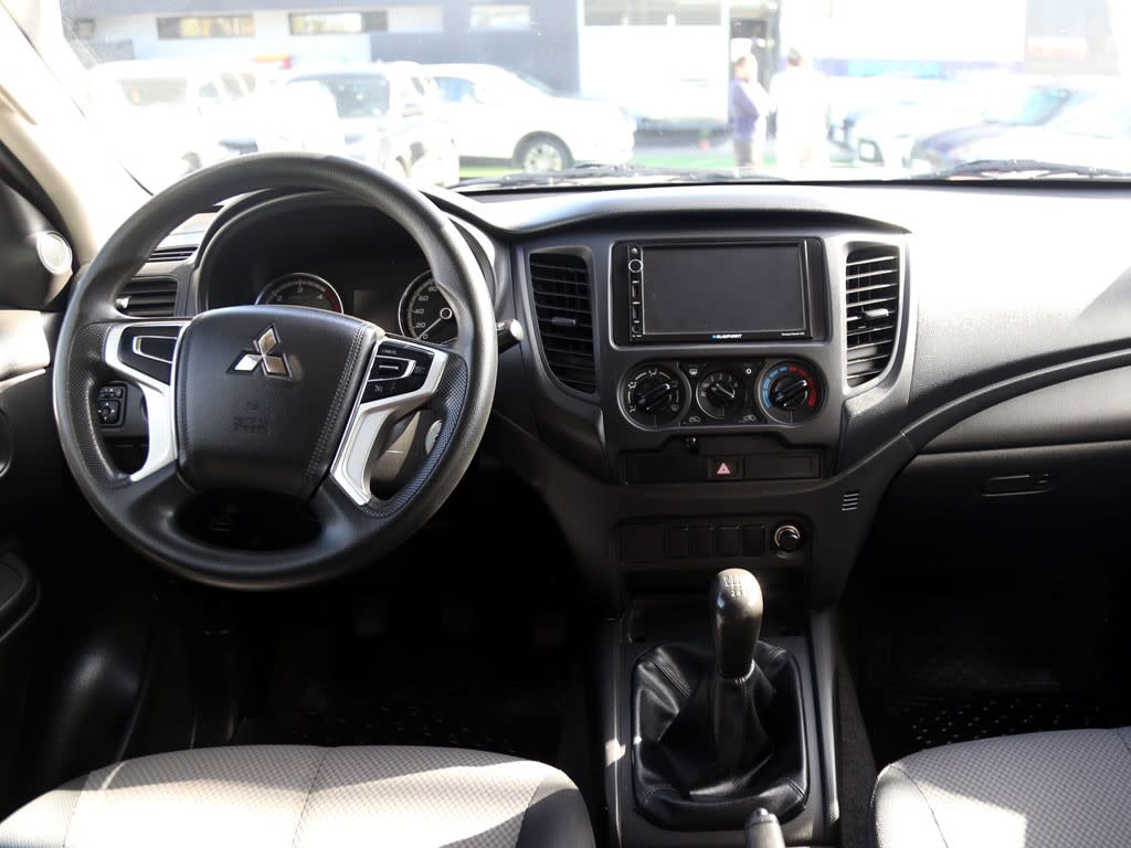 Mitsubishi L200 Dob. Cab. 4x2 Mt 4p año 2022