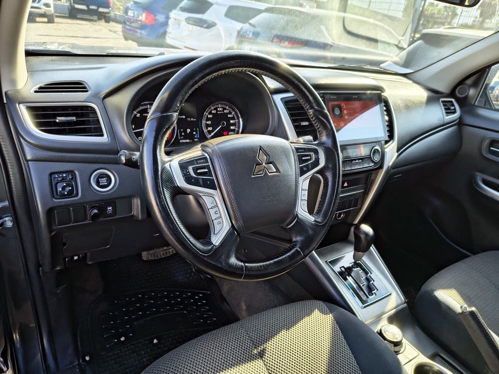 Mitsubishi L200 Dakar 2.5 Diesel 4x4 T/a año 2019