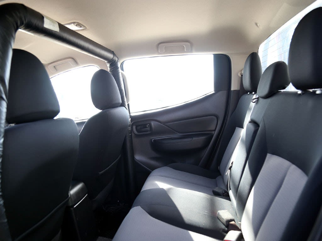 Mitsubishi L200 Dob. Cab. 4x2 Mt 4p año 2022