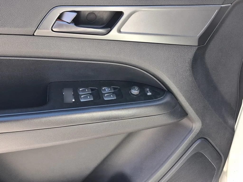 Ssangyong Grand Musso 2.2 Grand Lx Td Diesel 2wd Mt6 4p año 2023