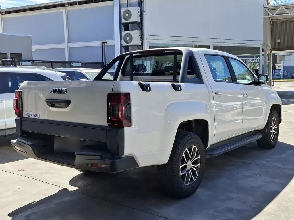 JMC Vigus 2.4 Plus Diesel 4x2 Mt 4p año 2022
