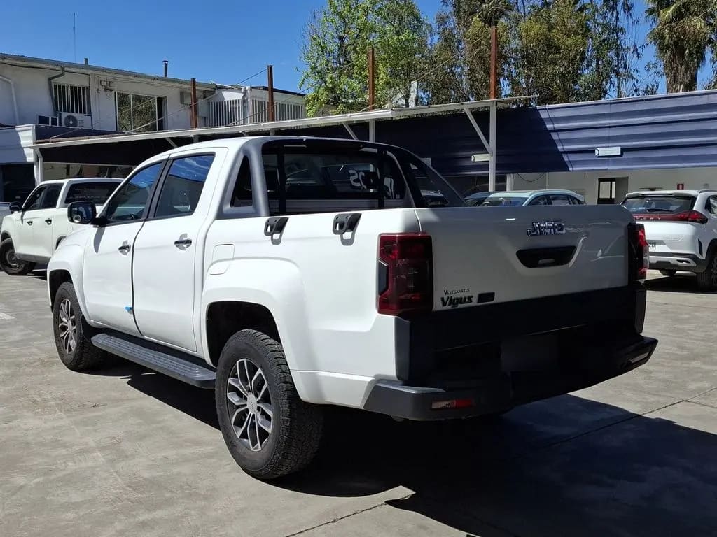 JMC Vigus 2.4 Plus Diesel 4x2 Mt 4p año 2022