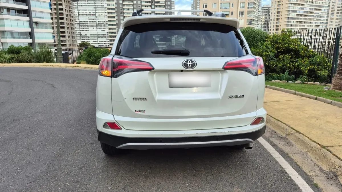 TOYOTA RAV4 2.0 Std 4x4 Mt 724ml3 año 2018