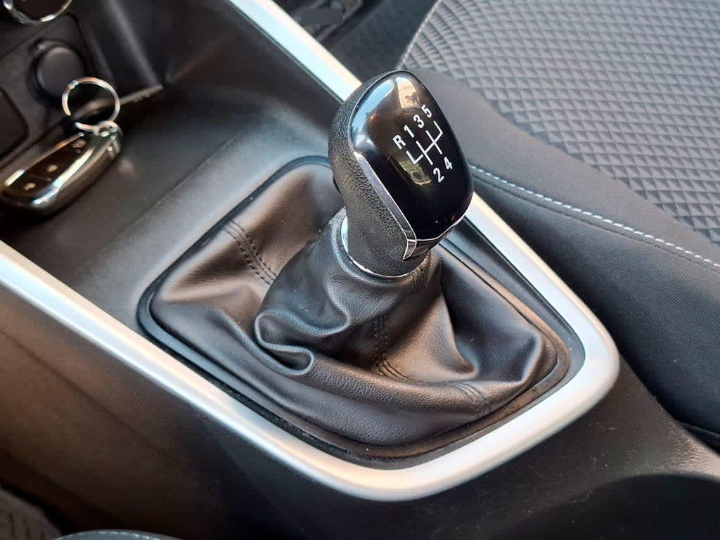 Chevrolet Onix 1.0t Lt año 2022