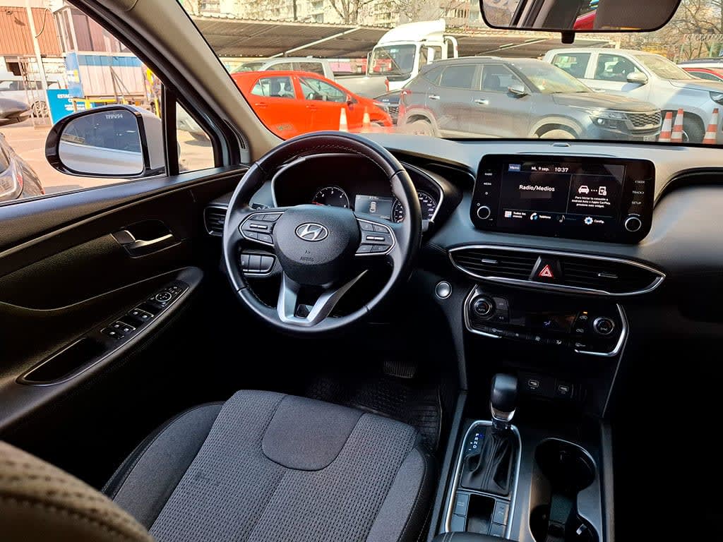 Hyundai Santa Fe 2.2 Plus Fl At Crdi año 2024