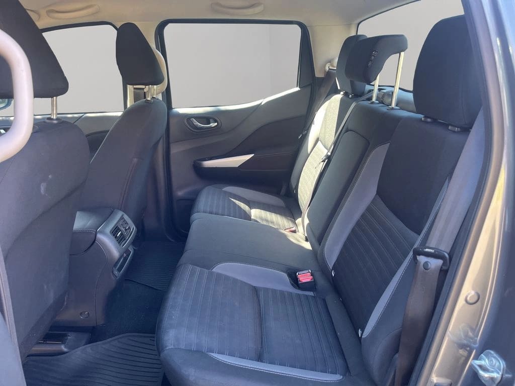 Nissan Navara Xe 4x4 2.3 Diesel Aut año 2023