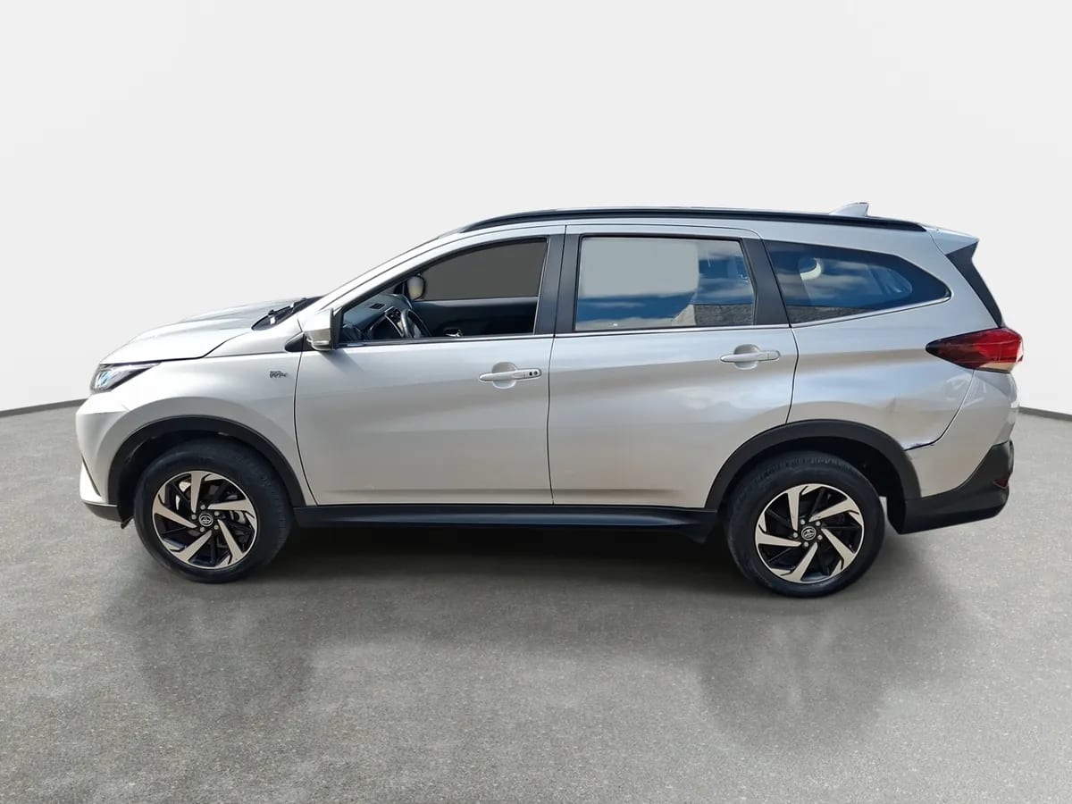 Toyota Rush 1.5 Xli 4x2 Mt 5p año 2022