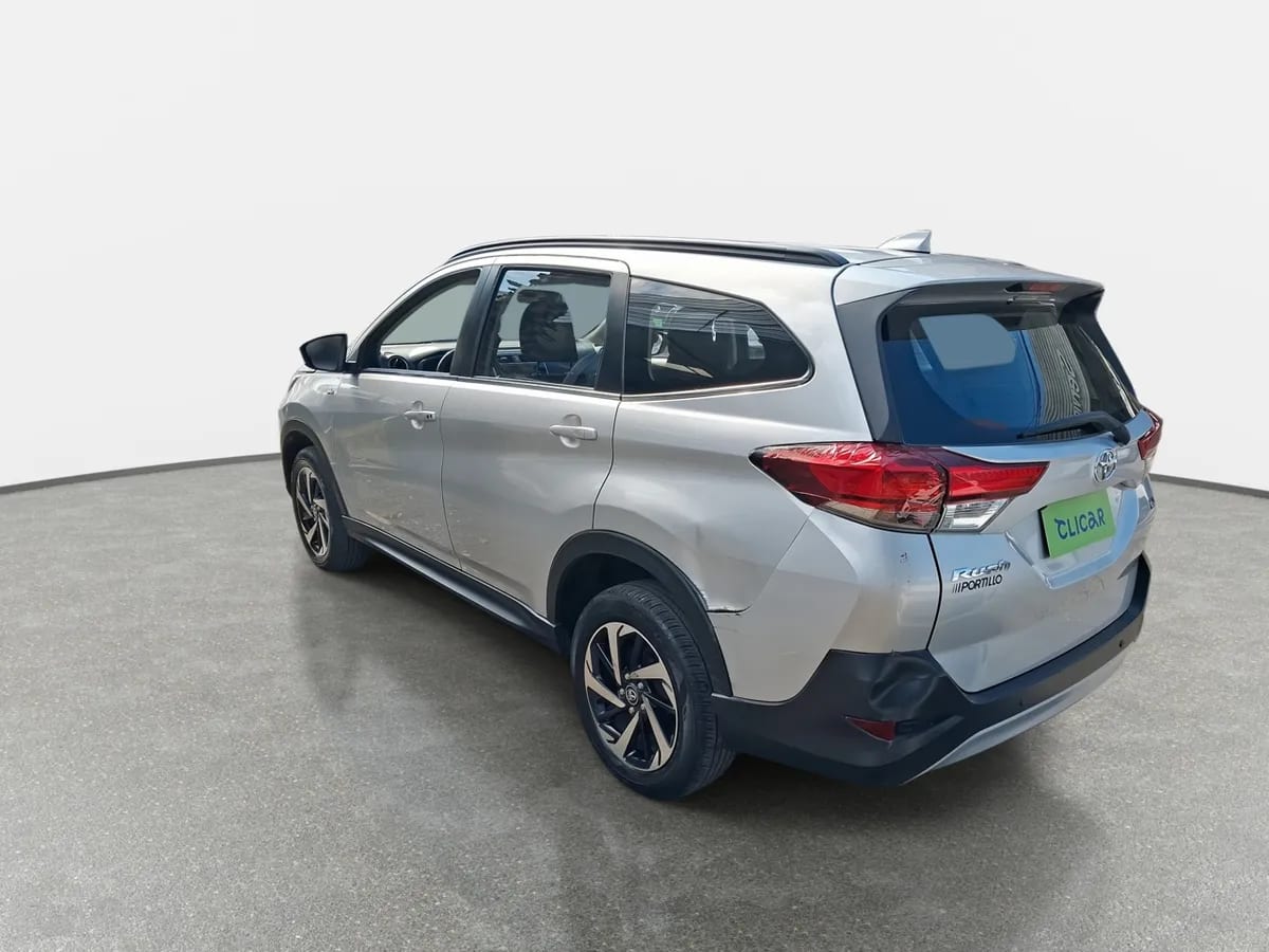 Toyota Rush 1.5 Xli 4x2 Mt 5p año 2022