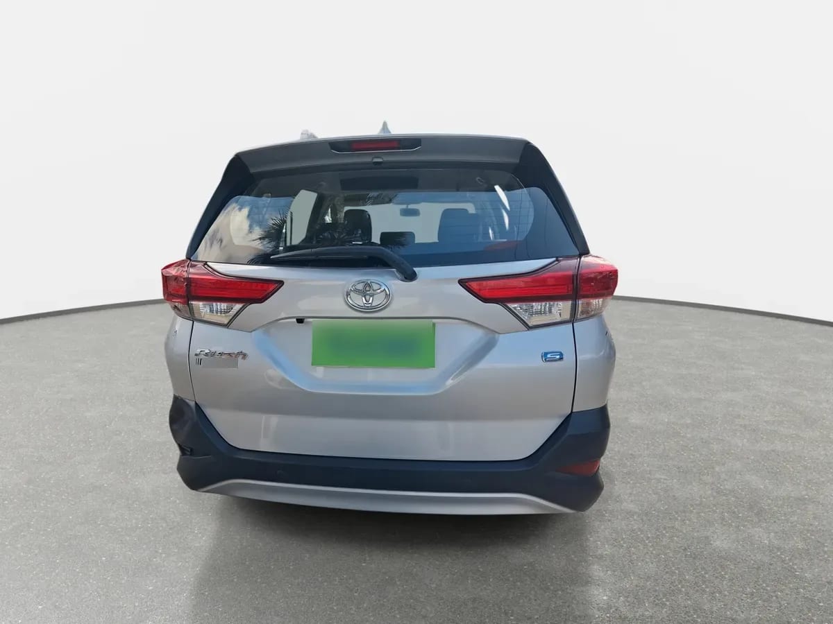 Toyota Rush 1.5 Xli 4x2 Mt 5p año 2022