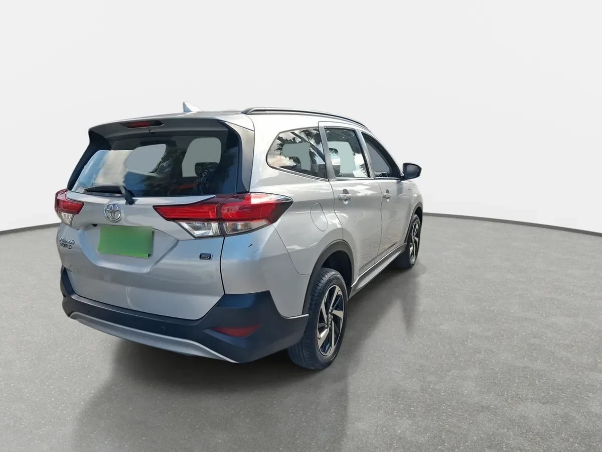 Toyota Rush 1.5 Xli 4x2 Mt 5p año 2022