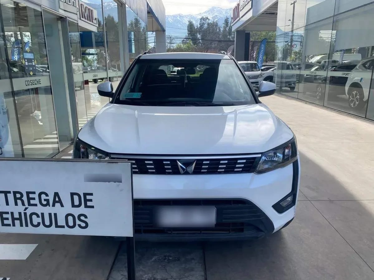 Mahindra Xuv 300 1.2t Comfort 4x2 Mt 5p año 2025