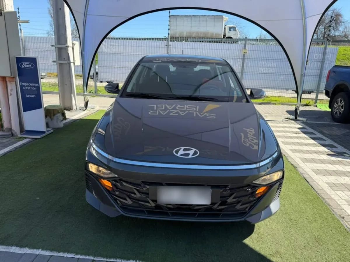 Hyundai Accent 1.5 Plus 4x2 At 4p año 2026
