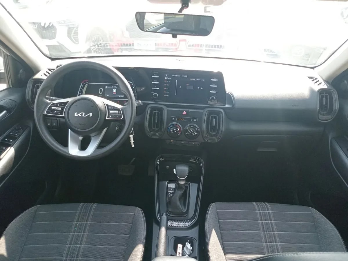 Kia Sonet 1.5 Ex 4x2 Ivt Ri At 5p año 2025
