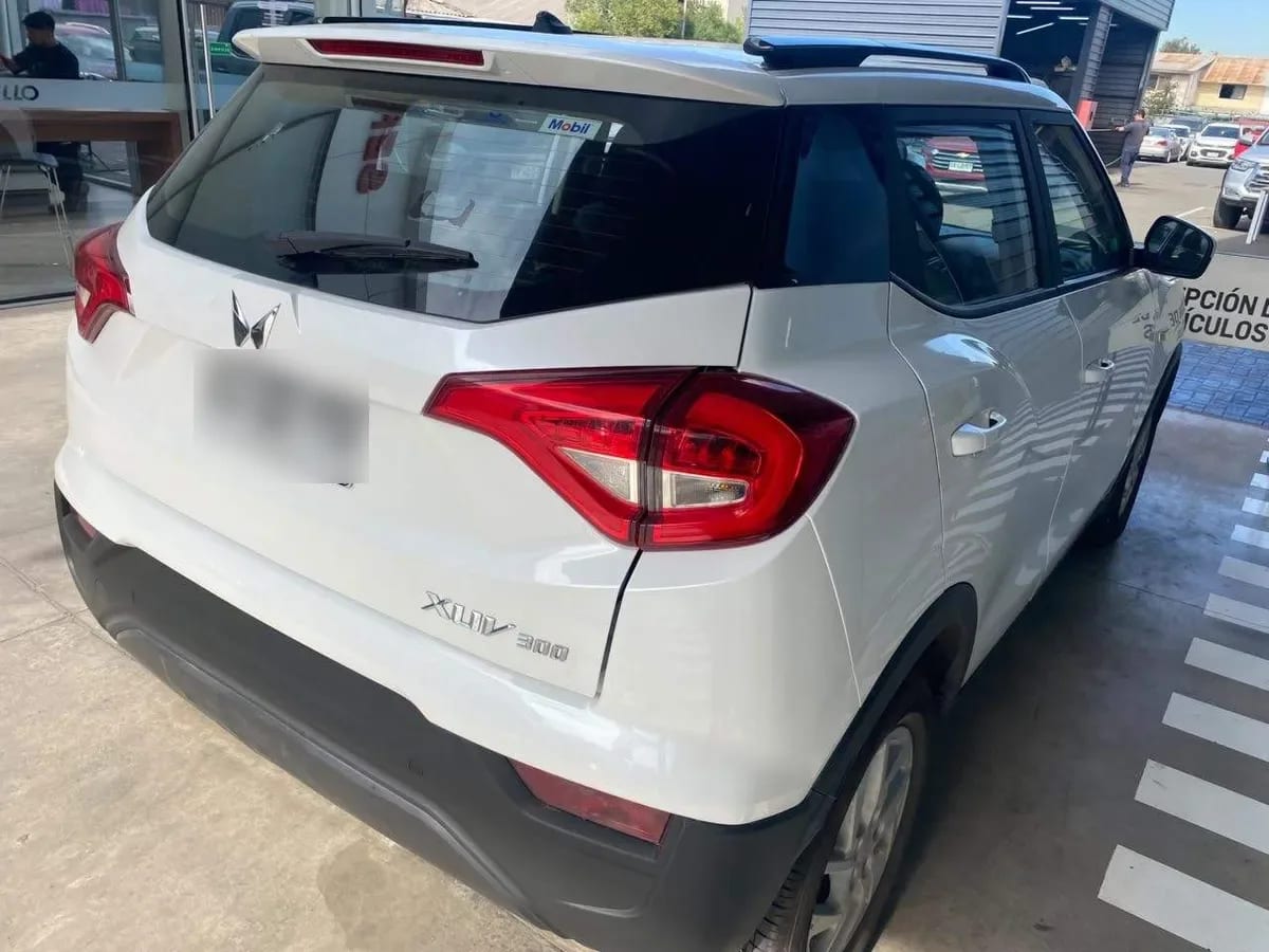 Mahindra Xuv 300 1.2t Comfort 4x2 Mt 5p año 2025