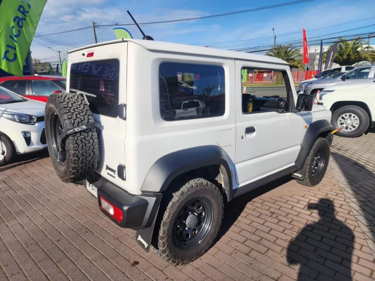 Suzuki Jimny 1.5 Gl 4x4 Mt 3p año 2022