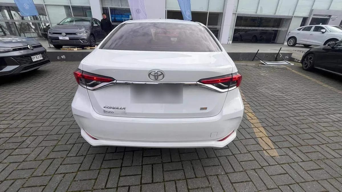 Toyota Corolla 1.6 Xli 4x2 Mt 4p año 2022