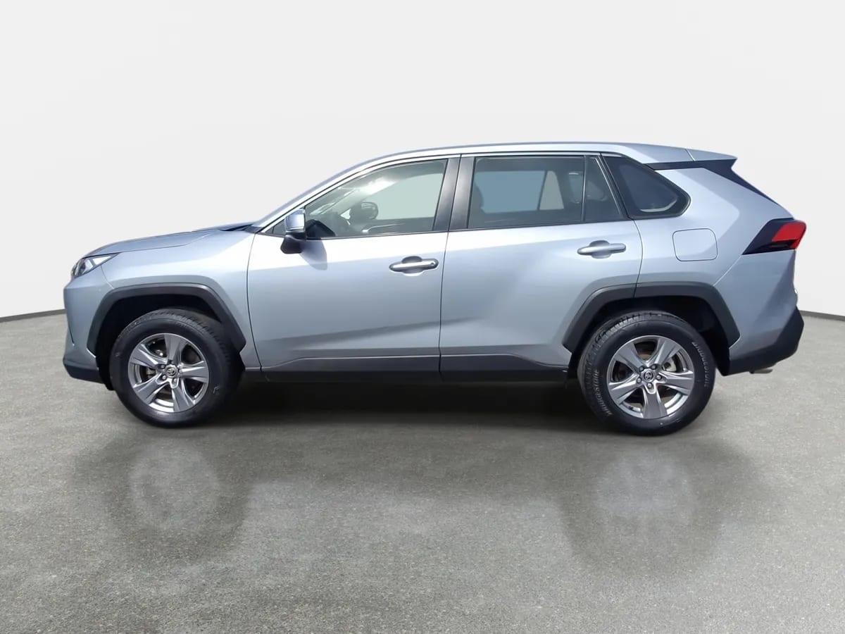 Toyota Rav 4 2.0 Le 4x2 Mt 5p año 2022